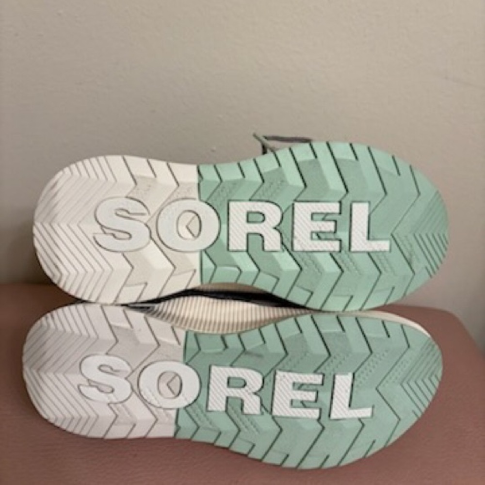 Sorel Gray and Mint Winter Boots - Picture 7 of 10